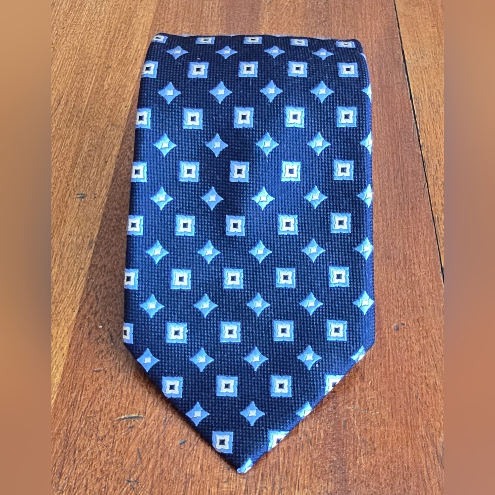 Jos A Bank 100% Silk Navy Medallions Silk Tie Pre Owned L59" W3.5" Clean